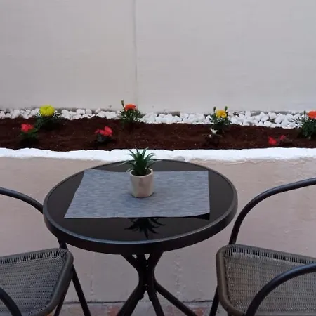 с две спални. Warna