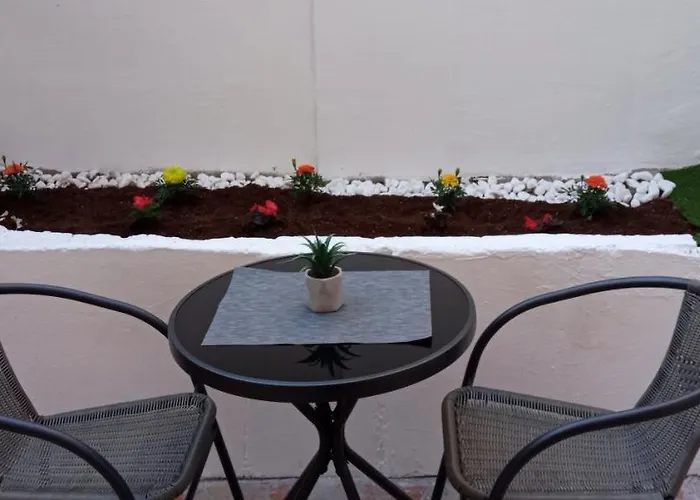 с две спални. Warna